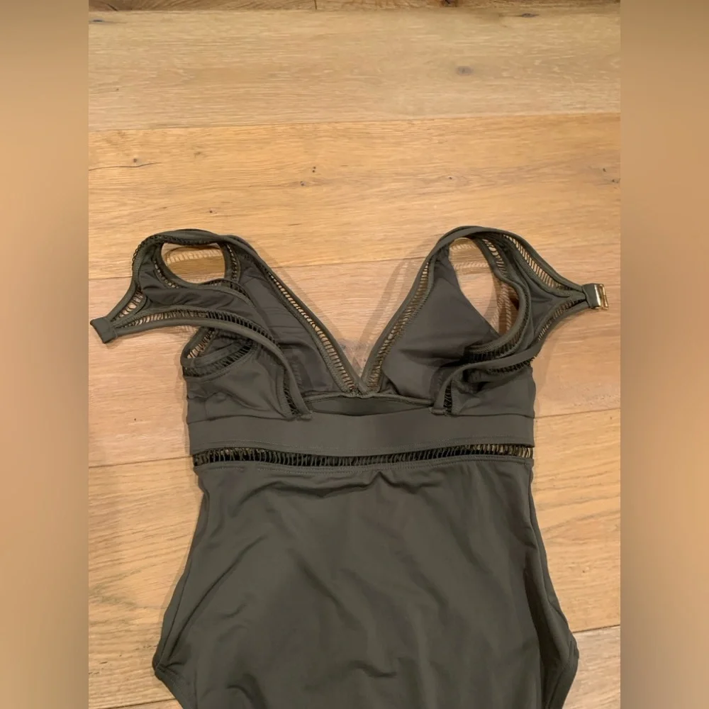 MICHAEL KORS Cruise Olive Green Ladder Cutout One Piece Swimsuit Womens 10 - Picture 8 of 11